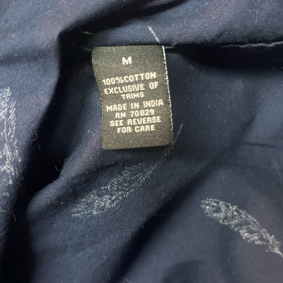 Carbon Men's Med Navy
Feathered Button Down Shirt - Picture 4 of 4